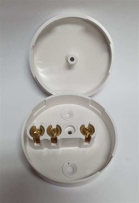 ceiling rose vs junction box|replace ceiling rose with connectors.